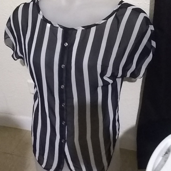 A'gaci Black and White Stripped Blouse Size S - Picture 4 of 7